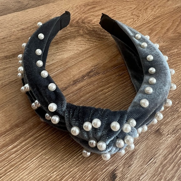 Gray Pearl-Studded Headband Preppy Retro Velvet - Picture 5 of 7